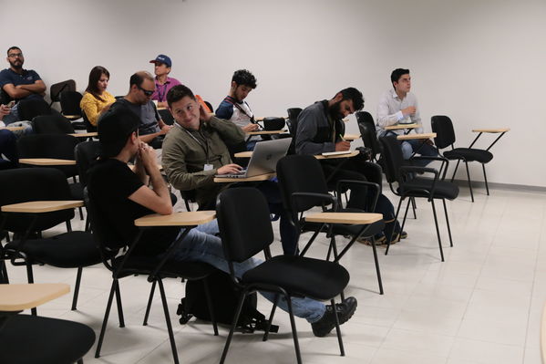 Reunión Visita periodistas Hidroituango
Reunión Visita periodistas Hidroituango
Abril 11 y 12 2019 
Para descargar esta fotografía en alta resolución, haga clic sobre la imagen hasta que la misma se despliegue en la pantalla completa; luego dé clic derecho y elija la opción "guardar imagen como". 
En caso de publicación por cualquier medio, solicitamos acompañarla del crédito: "Foto EPM"
Palabras clave: Reunión Visita periodistas Hidroituango