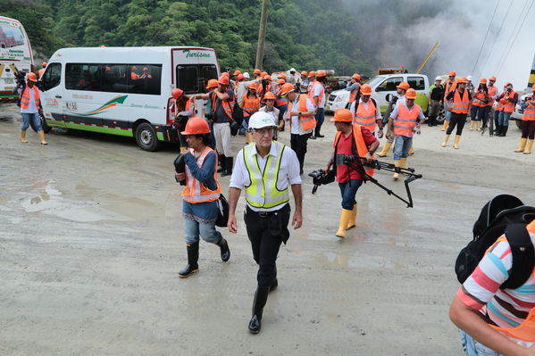 Visita Periodistas casa de Máquinas Hidroituango
Visita Periodistas casa de Máquinas Hidroituango
Fecha: Abril 11 y 12 2019
Para descargar esta fotografía en alta resolución, haga clic sobre la imagen hasta que la misma se despliegue en la pantalla completa; luego dé clic derecho y elija la opción "guardar imagen como". 
En caso de publicación por cualquier medio, solicitamos acompañarla del crédito: "Foto EPM
Palabras clave: Visita Periodistas casa de Máquinas Hidroituango