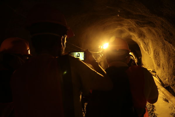 Visita Periodistas casa de Máquinas Hidroituango
Visita Periodistas casa de Máquinas Hidroituango
Fecha: Abril 11 y 12 2019
Para descargar esta fotografía en alta resolución, haga clic sobre la imagen hasta que la misma se despliegue en la pantalla completa; luego dé clic derecho y elija la opción "guardar imagen como". 
En caso de publicación por cualquier medio, solicitamos acompañarla del crédito: "Foto EPM
Palabras clave: Visita Periodistas casa de Máquinas Hidroituango