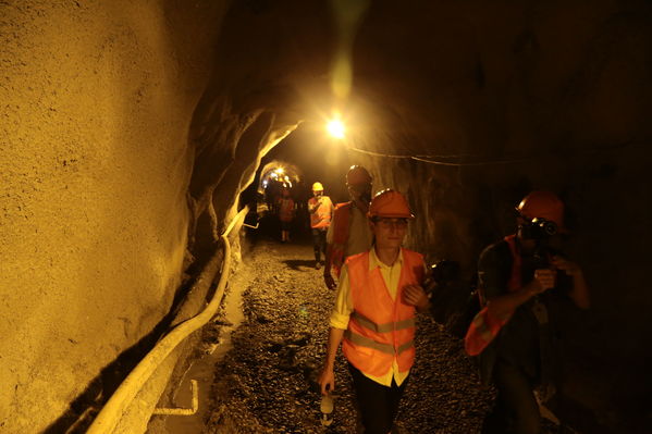 Visita Periodistas casa de Máquinas Hidroituango
Visita Periodistas casa de Máquinas Hidroituango
Fecha: Abril 11 y 12 2019
Para descargar esta fotografía en alta resolución, haga clic sobre la imagen hasta que la misma se despliegue en la pantalla completa; luego dé clic derecho y elija la opción "guardar imagen como". 
En caso de publicación por cualquier medio, solicitamos acompañarla del crédito: "Foto EPM
Palabras clave: Visita Periodistas casa de Máquinas Hidroituango