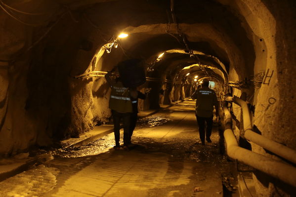 Visita Periodistas casa de Máquinas Hidroituango
Visita Periodistas casa de Máquinas Hidroituango
Fecha: Abril 11 y 12 2019
Para descargar esta fotografía en alta resolución, haga clic sobre la imagen hasta que la misma se despliegue en la pantalla completa; luego dé clic derecho y elija la opción "guardar imagen como". 
En caso de publicación por cualquier medio, solicitamos acompañarla del crédito: "Foto EPM
Palabras clave: Visita Periodistas casa de Máquinas Hidroituango