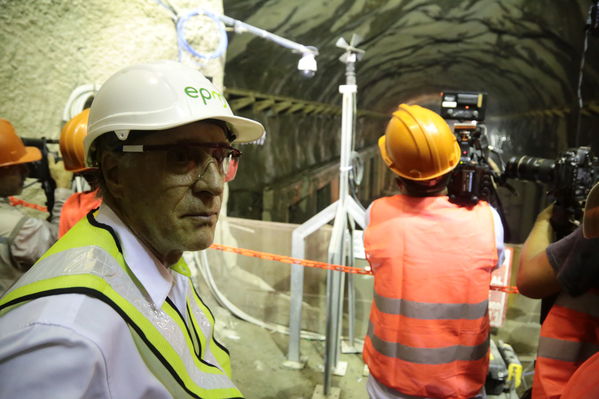 Visita Periodistas casa de Máquinas Hidroituango
Visita Periodistas casa de Máquinas Hidroituango
Fecha: Abril 11 y 12 2019
Para descargar esta fotografía en alta resolución, haga clic sobre la imagen hasta que la misma se despliegue en la pantalla completa; luego dé clic derecho y elija la opción "guardar imagen como". 
En caso de publicación por cualquier medio, solicitamos acompañarla del crédito: "Foto EPM
Palabras clave: Visita Periodistas casa de Máquinas Hidroituango