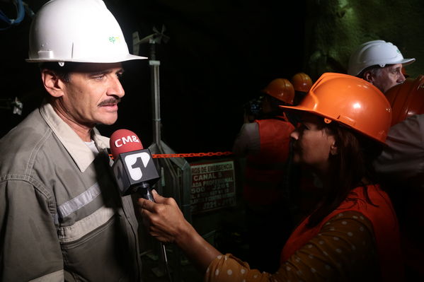 Visita Periodistas casa de Máquinas Hidroituango
Visita Periodistas casa de Máquinas Hidroituango
Fecha: Abril 11 y 12 2019
Para descargar esta fotografía en alta resolución, haga clic sobre la imagen hasta que la misma se despliegue en la pantalla completa; luego dé clic derecho y elija la opción "guardar imagen como". 
En caso de publicación por cualquier medio, solicitamos acompañarla del crédito: "Foto EPM
Palabras clave: Visita Periodistas casa de Máquinas Hidroituango