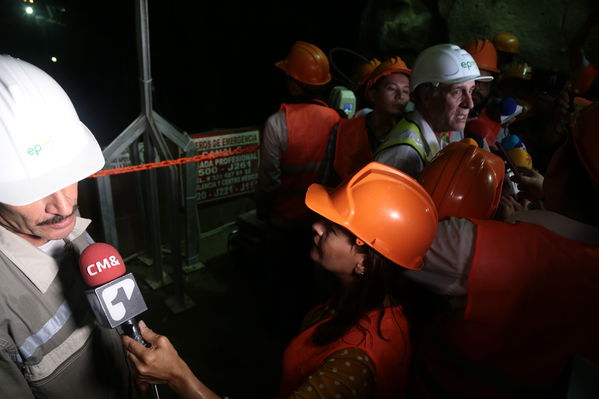 Visita Periodistas casa de Máquinas Hidroituango
Visita Periodistas casa de Máquinas Hidroituango
Fecha: Abril 11 y 12 2019
Para descargar esta fotografía en alta resolución, haga clic sobre la imagen hasta que la misma se despliegue en la pantalla completa; luego dé clic derecho y elija la opción "guardar imagen como". 
En caso de publicación por cualquier medio, solicitamos acompañarla del crédito: "Foto EPM
Palabras clave: Visita Periodistas casa de Máquinas Hidroituango