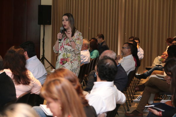 Encuentro de Proveedores y contratistas 2018.
Encuentro de Proveedores y contratistas 2018.
Fecha: 13 Abril 2018
Para descargar esta fotografía en alta resolución, haga clic sobre la imagen hasta que la misma se despliegue en la pantalla completa; luego dé clic derecho y elija la opción "guardar imagen como". 
En caso de publicación por cualquier medio, solicitamos acompañarla del crédito: "Foto EPM"
Palabras clave: Encuentro Proveedores contratistas 2018