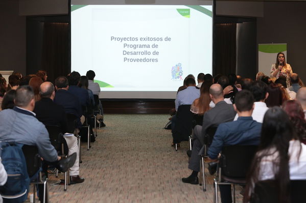 Encuentro de Proveedores y contratistas 2018.
Encuentro de Proveedores y contratistas 2018.
Fecha: 13 Abril 2018
Para descargar esta fotografía en alta resolución, haga clic sobre la imagen hasta que la misma se despliegue en la pantalla completa; luego dé clic derecho y elija la opción "guardar imagen como". 
En caso de publicación por cualquier medio, solicitamos acompañarla del crédito: "Foto EPM"
Palabras clave: Encuentro Proveedores contratistas 2018