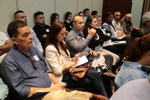 Encuentro de Proveedores y contratistas 2018.
Encuentro de Proveedores y contratistas 2018.
Fecha: 13 Abril 2018
Para descargar esta fotografía en alta resolución, haga clic sobre la imagen hasta que la misma se despliegue en la pantalla completa; luego dé clic derecho y elija la opción "guardar imagen como". 
En caso de publicación por cualquier medio, solicitamos acompañarla del crédito: "Foto EPM"
Palabras clave: Encuentro Proveedores contratistas 2018