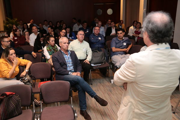 Encuentro de Proveedores y contratistas 2018.
Encuentro de Proveedores y contratistas 2018.
Fecha: 13 Abril 2018
Para descargar esta fotografía en alta resolución, haga clic sobre la imagen hasta que la misma se despliegue en la pantalla completa; luego dé clic derecho y elija la opción "guardar imagen como". 
En caso de publicación por cualquier medio, solicitamos acompañarla del crédito: "Foto EPM"
Palabras clave: Encuentro Proveedores contratistas 2018
