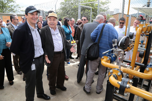 Evento del Gas en Colanta – San Pedro
Evento del Gas en Colanta – San Pedro
Fecha: Abril 14 de 2015
Para descargar esta fotografía en alta resolución, haga clic sobre la imagen hasta que la misma se despliegue en la pantalla completa; luego dé clic derecho y elija la opción "guardar imagen como". 
En caso de publicación por cualquier medio, solicitamos acompañarla del crédito: "Foto EPM"
Palabras clave: Evento Gas Colanta San Pedro