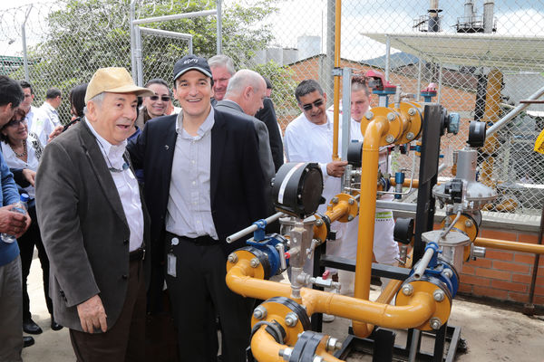 Evento del Gas en Colanta – San Pedro
Evento del Gas en Colanta – San Pedro
Fecha: Abril 14 de 2015
Para descargar esta fotografía en alta resolución, haga clic sobre la imagen hasta que la misma se despliegue en la pantalla completa; luego dé clic derecho y elija la opción "guardar imagen como". 
En caso de publicación por cualquier medio, solicitamos acompañarla del crédito: "Foto EPM"
Palabras clave: Evento Gas Colanta San Pedro