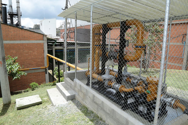 Evento del Gas en Colanta – San Pedro
Evento del Gas en Colanta – San Pedro
Fecha: Abril 14 de 2015
Para descargar esta fotografía en alta resolución, haga clic sobre la imagen hasta que la misma se despliegue en la pantalla completa; luego dé clic derecho y elija la opción "guardar imagen como". 
En caso de publicación por cualquier medio, solicitamos acompañarla del crédito: "Foto EPM"
Palabras clave: Evento Gas Colanta San Pedro