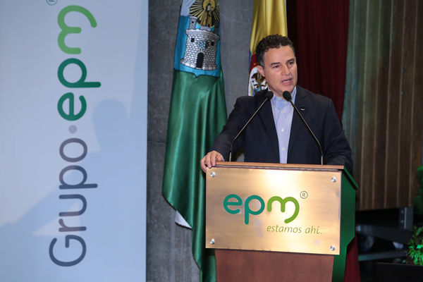 Rendición pública de cuentas
Rendición pública de cuentas 
Fecha: Abril 24 de 2015
Para descargar esta fotografía en alta resolución, haga clic sobre la imagen hasta que la misma se despliegue en la pantalla completa; luego dé clic derecho y elija la opción "guardar imagen como". 
En caso de publicación por cualquier medio, solicitamos acompañarla del crédito: "Foto EPM"

Palabras clave: Rendición pública cuentas