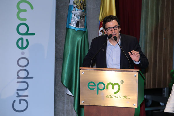 Rendición pública de cuentas 
Rendición pública de cuentas 
Fecha: Abril 24 de 2015
Para descargar esta fotografía en alta resolución, haga clic sobre la imagen hasta que la misma se despliegue en la pantalla completa; luego dé clic derecho y elija la opción "guardar imagen como". 
En caso de publicación por cualquier medio, solicitamos acompañarla del crédito: "Foto EPM"
Palabras clave: Rendición pública cuentas