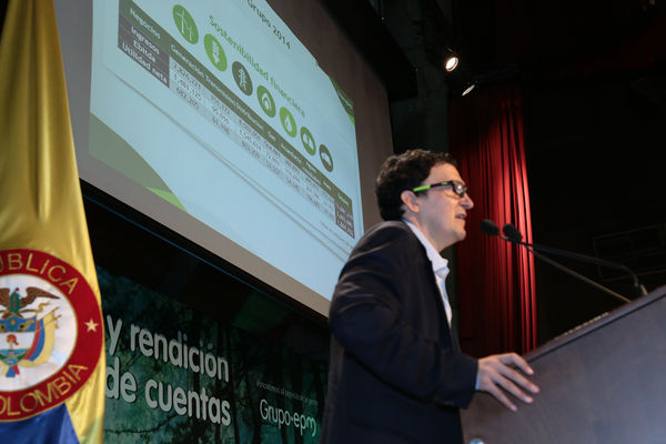 Rendición pública de cuentas 
Rendición pública de cuentas 
Fecha: Abril 24 de 2015
Para descargar esta fotografía en alta resolución, haga clic sobre la imagen hasta que la misma se despliegue en la pantalla completa; luego dé clic derecho y elija la opción "guardar imagen como". 
En caso de publicación por cualquier medio, solicitamos acompañarla del crédito: "Foto EPM"
Palabras clave: Rendición pública cuentas