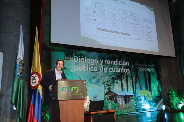 Rendición pública de cuentas 
Rendición pública de cuentas 
Fecha: Abril 24 de 2015
Para descargar esta fotografía en alta resolución, haga clic sobre la imagen hasta que la misma se despliegue en la pantalla completa; luego dé clic derecho y elija la opción "guardar imagen como". 
En caso de publicación por cualquier medio, solicitamos acompañarla del crédito: "Foto EPM"
Palabras clave: Rendición pública cuentas