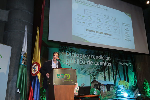Rendición pública de cuentas 
Rendición pública de cuentas 
Fecha: Abril 24 de 2015
Para descargar esta fotografía en alta resolución, haga clic sobre la imagen hasta que la misma se despliegue en la pantalla completa; luego dé clic derecho y elija la opción "guardar imagen como". 
En caso de publicación por cualquier medio, solicitamos acompañarla del crédito: "Foto EPM"
Palabras clave: Rendición pública cuentas