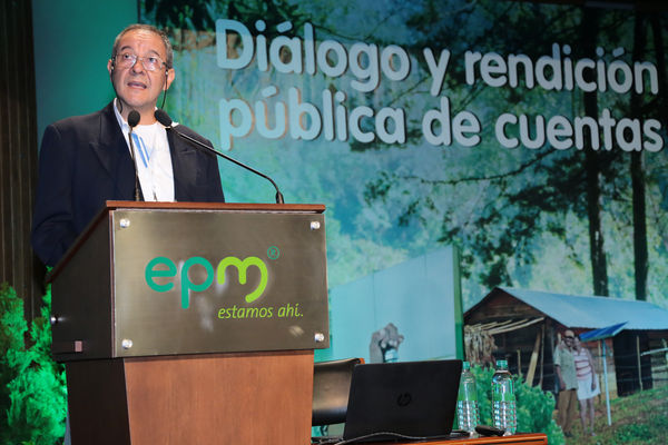 Rendición pública de cuentas 
Rendición pública de cuentas 
Fecha: Abril 24 de 2015
Para descargar esta fotografía en alta resolución, haga clic sobre la imagen hasta que la misma se despliegue en la pantalla completa; luego dé clic derecho y elija la opción "guardar imagen como". 
En caso de publicación por cualquier medio, solicitamos acompañarla del crédito: "Foto EPM"
Palabras clave: Rendición pública cuentas