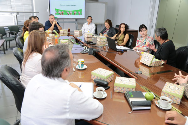 Rendición pública de cuentas 
Rendición pública de cuentas 
Fecha: Abril 24 de 2015
Para descargar esta fotografía en alta resolución, haga clic sobre la imagen hasta que la misma se despliegue en la pantalla completa; luego dé clic derecho y elija la opción "guardar imagen como". 
En caso de publicación por cualquier medio, solicitamos acompañarla del crédito: "Foto EPM"
Palabras clave: Rendición pública cuentas