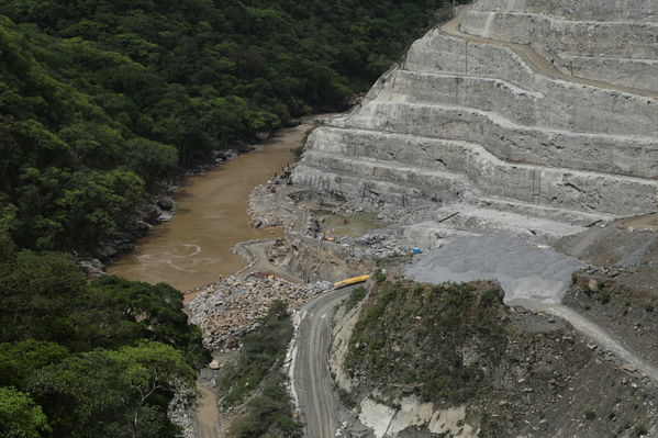 Visita medios comunicación Proyecto Hidroituango
Visita medios comunicación Proyecto Hidroituango. 
Fecha: 27 Abril 2018.
Para descargar esta fotografía en alta resolución, haga clic sobre la imagen hasta que la misma se despliegue en la pantalla completa; luego dé clic derecho y elija la opción "guardar imagen como". 
En caso de publicación por cualquier medio, solicitamos acompañarla del crédito: "Foto EPM"
Palabras clave: Visita medios comunicación Proyecto Hidroituango