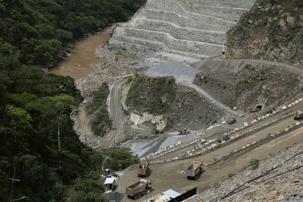 Visita medios comunicación Proyecto Hidroituango
Visita medios comunicación Proyecto Hidroituango. 
Fecha: 27 Abril 2018.
Para descargar esta fotografía en alta resolución, haga clic sobre la imagen hasta que la misma se despliegue en la pantalla completa; luego dé clic derecho y elija la opción "guardar imagen como". 
En caso de publicación por cualquier medio, solicitamos acompañarla del crédito: "Foto EPM"
Palabras clave: Visita medios comunicación Proyecto Hidroituango