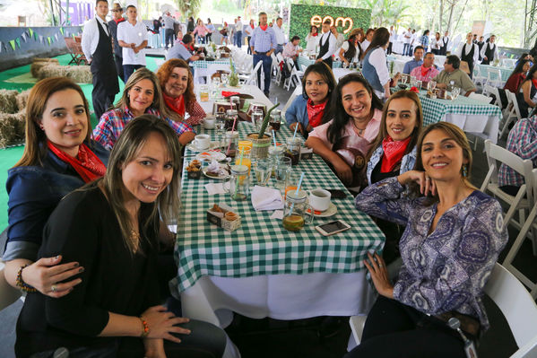 Día de la Secretaria
Día de la Secretaria
Fecha: Abril 28 de 2017
Para descargar esta fotografía en alta resolución, haga clic sobre la imagen hasta que la misma se despliegue en la pantalla completa; luego dé clic derecho y elija la opción "guardar imagen como". 
En caso de publicación
Palabras clave: Día de la Secretaria