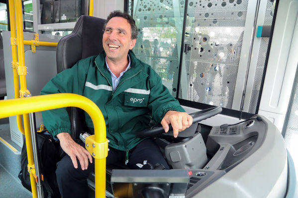 Presentación primer bus articulado eléctrico
Presentación del primer bus articulado eléctrico
Fecha: Abril 3 de 2018
Para descargar esta fotografía en alta resolución, haga clic sobre la imagen hasta que la misma se despliegue en la pantalla completa; luego dé clic derecho y elija la opción "guardar imagen como". 
En caso de publicación por cualquier medio, solicitamos acompañarla del crédito: "Foto EPM"
Palabras clave: Presentación primer bus articulado eléctrico