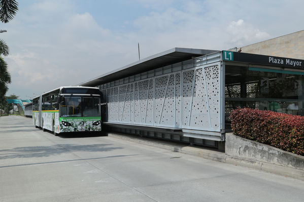 Presentación primer bus articulado eléctrico
Presentación del primer bus articulado eléctrico
Fecha: Abril 3 de 2018
Para descargar esta fotografía en alta resolución, haga clic sobre la imagen hasta que la misma se despliegue en la pantalla completa; luego dé clic derecho y elija la opción "guardar imagen como". 
En caso de publicación por cualquier medio, solicitamos acompañarla del crédito: "Foto EPM"
Palabras clave: Presentación primer bus articulado eléctrico