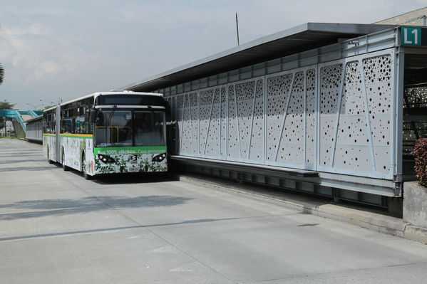 Presentación primer bus articulado eléctrico
Presentación del primer bus articulado eléctrico
Fecha: Abril 3 de 2018
Para descargar esta fotografía en alta resolución, haga clic sobre la imagen hasta que la misma se despliegue en la pantalla completa; luego dé clic derecho y elija la opción "guardar imagen como". 
En caso de publicación por cualquier medio, solicitamos acompañarla del crédito: "Foto EPM"
Palabras clave: Presentación primer bus articulado eléctrico