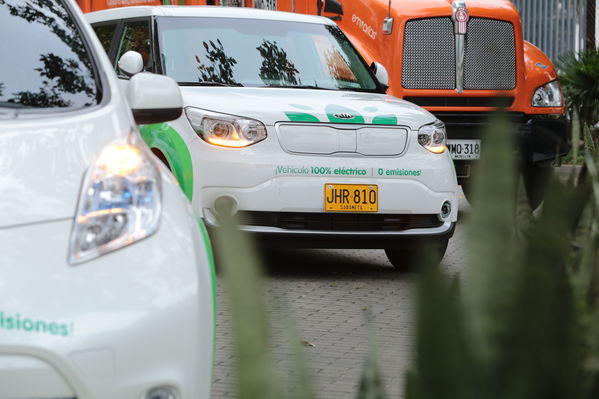 Mobilidad Sostenible
Mobilidad Sostenible
Fecha: Abril 7 de 2017
Para descargar esta fotografía en alta resolución, haga clic sobre la imagen hasta que la misma se despliegue en la pantalla completa; luego dé clic derecho y elija la opción "guardar imagen como". 
En caso de publicación por cualquier medio, solicitamos acompañarla del crédito: "Foto EPM"
Palabras clave: Mobilidad Sostenible