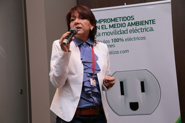 Mobilidad Sostenible
Mobilidad Sostenible
Fecha: Abril 7 de 2017
Para descargar esta fotografía en alta resolución, haga clic sobre la imagen hasta que la misma se despliegue en la pantalla completa; luego dé clic derecho y elija la opción "guardar imagen como". 
En caso de publicación por cualquier medio, solicitamos acompañarla del crédito: "Foto EPM"
Palabras clave: Mobilidad Sostenible