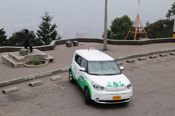 Mobilidad Sostenible
Mobilidad Sostenible
Fecha: Abril 7 de 2017
Para descargar esta fotografía en alta resolución, haga clic sobre la imagen hasta que la misma se despliegue en la pantalla completa; luego dé clic derecho y elija la opción "guardar imagen como". 
En caso de publicación por cualquier medio, solicitamos acompañarla del crédito: "Foto EPM"
Palabras clave: Mobilidad Sostenible