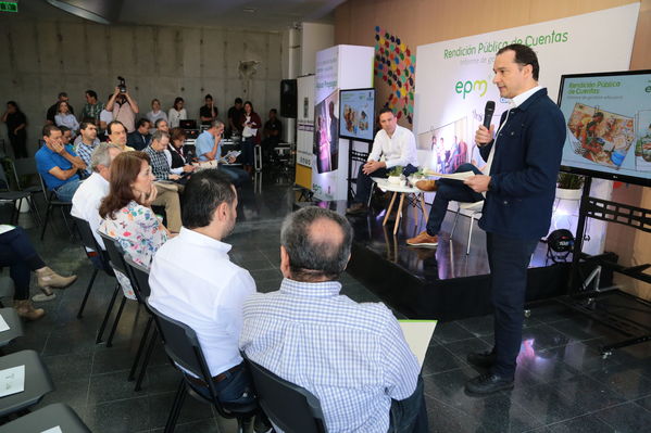 Rendición Pública de cuentas 2018
Rendición pública  de cuentas 2018.
Fecha: 13 Abril 2018
Para descargar esta fotografía en alta resolución, haga clic sobre la imagen hasta que la misma se despliegue en la pantalla completa; luego dé clic derecho y elija la opción "guardar imagen como". 
En caso de publicación por cualquier medio, solicitamos acompañarla del crédito: "Foto EPM"

Palabras clave: Rendición pública cuentas 2018