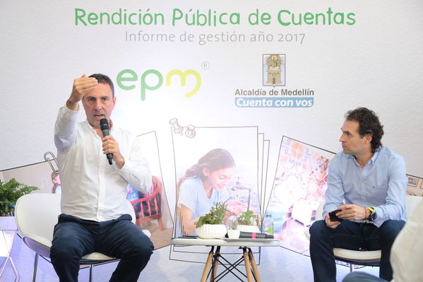 Rendición pública  de cuentas 2018.
Rendición pública  de cuentas 2018.
Fecha: 13 Abril 2018
Para descargar esta fotografía en alta resolución, haga clic sobre la imagen hasta que la misma se despliegue en la pantalla completa; luego dé clic derecho y elija la opción "guardar imagen como". 
En caso de publicación por cualquier medio, solicitamos acompañarla del crédito: "Foto EPM"

Palabras clave: Rendición pública cuentas 2018