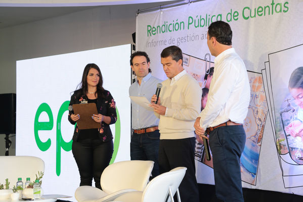 Rendición pública  de cuentas 2018.
Rendición pública  de cuentas 2018.
Fecha: 13 Abril 2018
Para descargar esta fotografía en alta resolución, haga clic sobre la imagen hasta que la misma se despliegue en la pantalla completa; luego dé clic derecho y elija la opción "guardar imagen como". 
En caso de publicación por cualquier medio, solicitamos acompañarla del crédito: "Foto EPM"

Palabras clave: Rendición pública cuentas 2018
