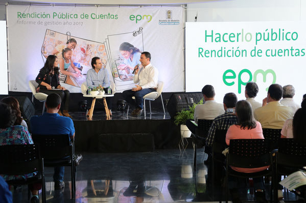 Rendición pública  de cuentas 2018.
Rendición pública  de cuentas 2018.
Fecha: 13 Abril 2018
Para descargar esta fotografía en alta resolución, haga clic sobre la imagen hasta que la misma se despliegue en la pantalla completa; luego dé clic derecho y elija la opción "guardar imagen como". 
En caso de publicación por cualquier medio, solicitamos acompañarla del crédito: "Foto EPM"

Palabras clave: Rendición pública cuentas 2018