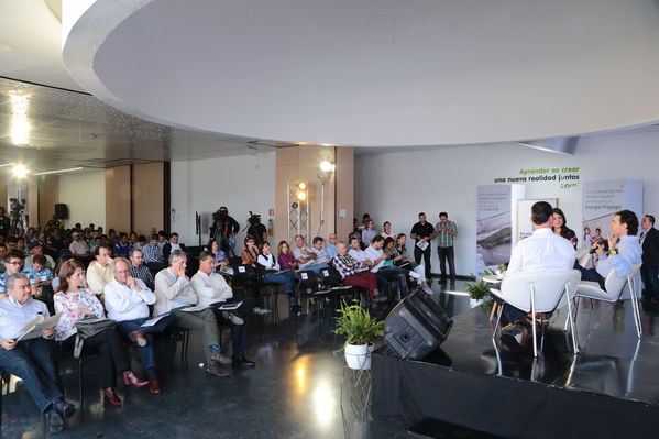 Rendición pública  de cuentas 2018.
Rendición pública  de cuentas 2018.
Fecha: 13 Abril 2018
Para descargar esta fotografía en alta resolución, haga clic sobre la imagen hasta que la misma se despliegue en la pantalla completa; luego dé clic derecho y elija la opción "guardar imagen como". 
En caso de publicación por cualquier medio, solicitamos acompañarla del crédito: "Foto EPM"

Palabras clave: Rendición pública cuentas 2018