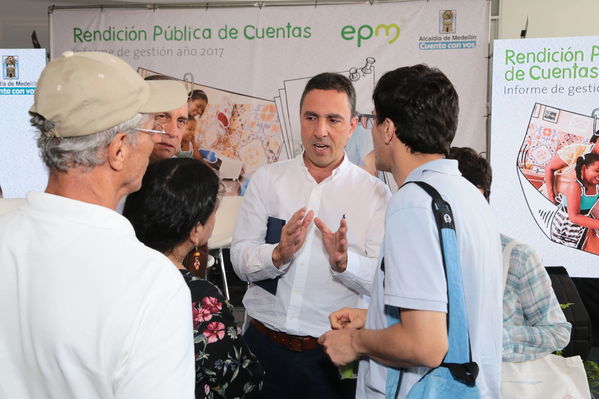 Rendición pública  de cuentas 2018.
Rendición pública  de cuentas 2018.
Fecha: 13 Abril 2018
Para descargar esta fotografía en alta resolución, haga clic sobre la imagen hasta que la misma se despliegue en la pantalla completa; luego dé clic derecho y elija la opción "guardar imagen como". 
En caso de publicación por cualquier medio, solicitamos acompañarla del crédito: "Foto EPM"

Palabras clave: Rendición pública cuentas 2018