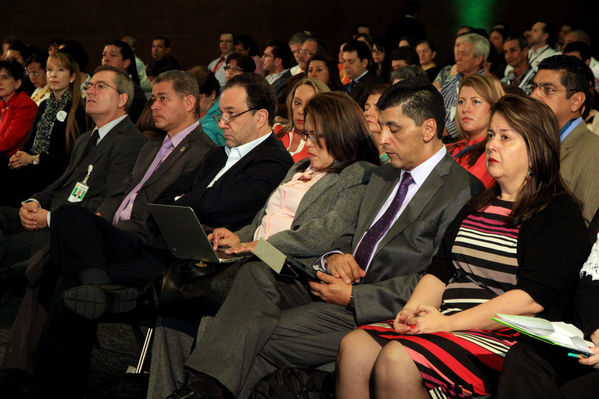 Rendición pública de cuentas
Rendición pública de cuentas
Fecha: Abril 23 de 2013 
Para descargar esta fotografía en alta resolución, haga clic sobre la imagen hasta que la misma se despliegue en la pantalla completa; luego dé clic derecho y elija la opción "guardar imagen como". 
En caso de publicación por cualquier medio, solicitamos acompañarla del crédito: "Cortesía EPM".
Palabras clave: Rendición pública  cuentas