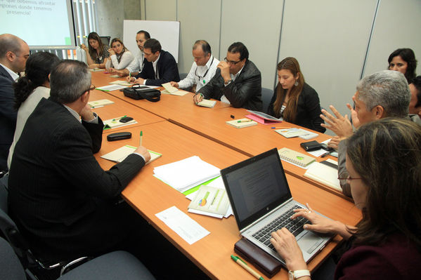 Rendición pública de cuentas
Rendición pública de cuentas
Fecha: Abril 23 de 2013 
Para descargar esta fotografía en alta resolución, haga clic sobre la imagen hasta que la misma se despliegue en la pantalla completa; luego dé clic derecho y elija la opción "guardar imagen como". 
En caso de publicación por cualquier medio, solicitamos acompañarla del crédito: "Cortesía EPM".
Palabras clave: Rendición pública  cuentas