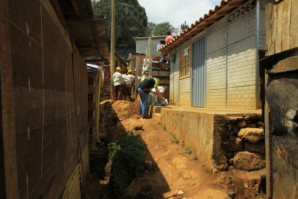 Brigada Comunitaria
Brigada Comunitaria
Fecha: Abril 5 de 2014. Lugar: Barrio Santo Domingo
Para descargar esta fotografía en alta resolución, haga clic sobre la imagen hasta que la misma se despliegue en la pantalla completa; luego dé clic derecho y elija la opción "guardar imagen como". 
En caso de publicación por cualquier medio, solicitamos acompañarla del crédito: "Foto EPM"
Palabras clave: Brigada Comunitaria