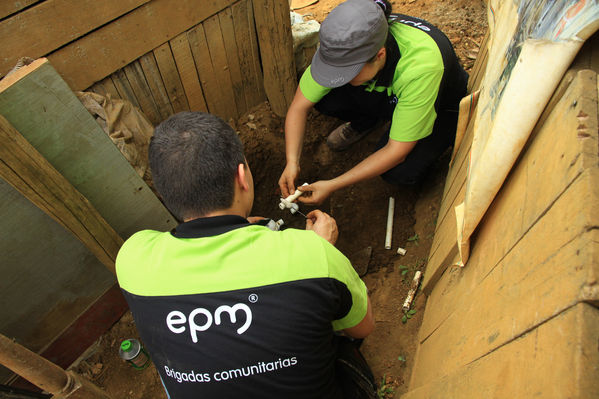 Brigada Comunitaria
Brigada Comunitaria
Fecha: Abril 5 de 2014. Lugar: Barrio Santo Domingo
Para descargar esta fotografía en alta resolución, haga clic sobre la imagen hasta que la misma se despliegue en la pantalla completa; luego dé clic derecho y elija la opción "guardar imagen como". 
En caso de publicación por cualquier medio, solicitamos acompañarla del crédito: "Foto EPM"
Palabras clave: Brigada Comunitaria