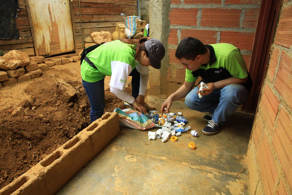 Brigada Comunitaria
Brigada Comunitaria
Fecha: Abril 5 de 2014. Lugar: Barrio Santo Domingo
Para descargar esta fotografía en alta resolución, haga clic sobre la imagen hasta que la misma se despliegue en la pantalla completa; luego dé clic derecho y elija la opción "guardar imagen como". 
En caso de publicación por cualquier medio, solicitamos acompañarla del crédito: "Foto EPM"
Palabras clave: Brigada Comunitaria