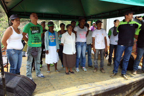 Brigada Comunitaria
Brigada Comunitaria
Fecha: Abril 5 de 2014. Lugar: Barrio Santo Domingo
Para descargar esta fotografía en alta resolución, haga clic sobre la imagen hasta que la misma se despliegue en la pantalla completa; luego dé clic derecho y elija la opción "guardar imagen como". 
En caso de publicación por cualquier medio, solicitamos acompañarla del crédito: "Foto EPM"

Palabras clave: Brigada Comunitaria