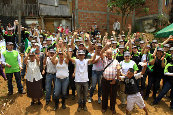 Brigada Comunitaria
Brigada Comunitaria
Fecha: Abril 5 de 2014. Lugar: Barrio Santo Domingo
Para descargar esta fotografía en alta resolución, haga clic sobre la imagen hasta que la misma se despliegue en la pantalla completa; luego dé clic derecho y elija la opción "guardar imagen como". 
En caso de publicación por cualquier medio, solicitamos acompañarla del crédito: "Foto EPM"

Palabras clave: Brigada Comunitaria