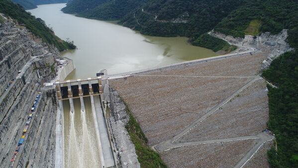 Proyecto Hidroeléctrico Ituango
Proyecto hidroeléctrico Ituango.
Fecha: 13 Agosto 2020.
Para descargar esta fotografía en alta resolución, haga clic sobre la imagen hasta que la misma se despliegue en la pantalla completa; luego dé clic derecho y elija la opción "guardar imagen como".
En caso de publicación por cualquier medio, solicitamos acompañarla del crédito: "Foto EPM"
Palabras clave: Proyecto Hidroeléctrico Ituango