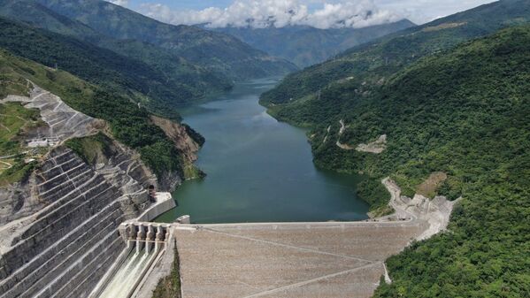 Proyecto Hidroeléctrico Ituango
Proyecto hidroeléctrico Ituango.
Fecha: 13 Agosto 2020.
Para descargar esta fotografía en alta resolución, haga clic sobre la imagen hasta que la misma se despliegue en la pantalla completa; luego dé clic derecho y elija la opción "guardar imagen como".
En caso de publicación por cualquier medio, solicitamos acompañarla del crédito: "Foto EPM"
Palabras clave: Proyecto Hidroeléctrico Ituango