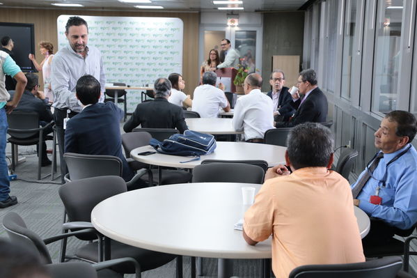 Rueda de prensa – Resultados financieros primer semestre 2019
Rueda de prensa – Resultados financieros primer semestre 2019
Fecha: Agosto 14 de 2019. 
Para descargar esta fotografía en alta resolución, haga clic sobre la imagen hasta que la misma se despliegue en la pantalla completa; luego dé clic derecho y elija la opción "guardar imagen como". 
En caso de publicación por cualquier medio, solicitamos acompañarla del crédito: "Foto EPM"
Palabras clave: Rueda de prensa – Resultados financieros primer semestre 2019