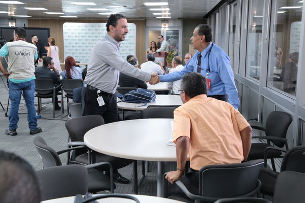 Rueda de prensa – Resultados financieros primer semestre 2019
Rueda de prensa – Resultados financieros primer semestre 2019
Fecha: Agosto 14 de 2019. 
Para descargar esta fotografía en alta resolución, haga clic sobre la imagen hasta que la misma se despliegue en la pantalla completa; luego dé clic derecho y elija la opción "guardar imagen como". 
En caso de publicación por cualquier medio, solicitamos acompañarla del crédito: "Foto EPM"
Palabras clave: Rueda de prensa – Resultados financieros primer semestre 2019