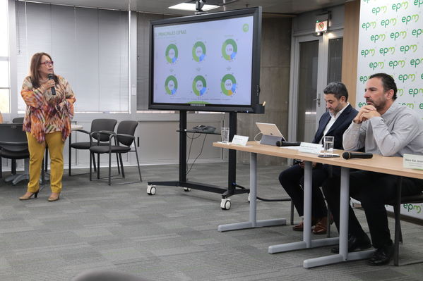 Rueda de prensa – Resultados financieros primer semestre 2019
Rueda de prensa – Resultados financieros primer semestre 2019
Fecha: Agosto 14 de 2019. 
Para descargar esta fotografía en alta resolución, haga clic sobre la imagen hasta que la misma se despliegue en la pantalla completa; luego dé clic derecho y elija la opción "guardar imagen como". 
En caso de publicación por cualquier medio, solicitamos acompañarla del crédito: "Foto EPM"
Palabras clave: Rueda de prensa – Resultados financieros primer semestre 2019