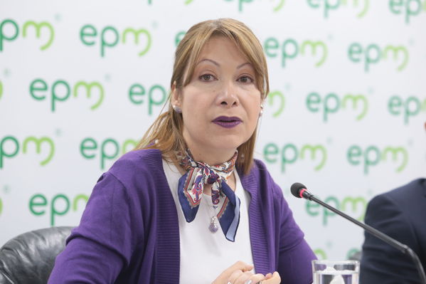 Conversatorio-Subasta de CERS
Conversatorio-Subasta de CERS
Fecha: Agosto 21 de 2019. 
Para descargar esta fotografía en alta resolución, haga clic sobre la imagen hasta que la misma se despliegue en la pantalla completa; luego dé clic derecho y elija la opción "guardar imagen como". 
En caso de publicación por cualquier medio, solicitamos acompañarla del crédito: "Foto EPM"
Palabras clave: Conversatorio-Subasta de CERS